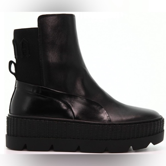 Puma X Fenty Black Chelsea Sneaker Lugg Boot in Triple Black  ~ Size 8 🍄 - Picture 3 of 12